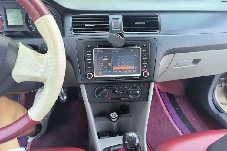 Used Skoda Rapid 2013 1.6L Manual Enjoyment Model Audio And AC Panel