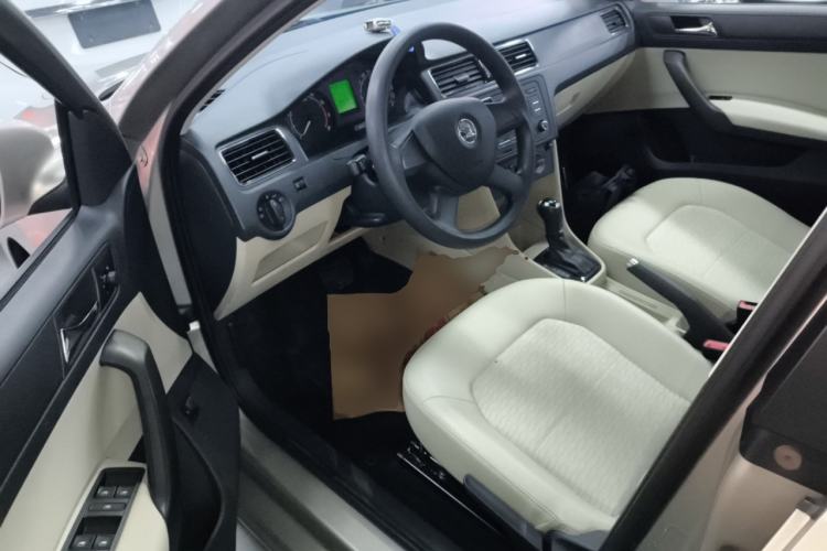 Used Skoda Rapid 2013 1.6L Automatic Smart Selection Model Driver Seat
