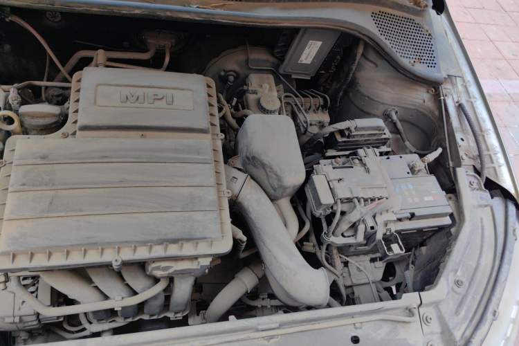 Used Skoda Rapid 2013 1.6L Automatic Preferred Model Engine Bay Left