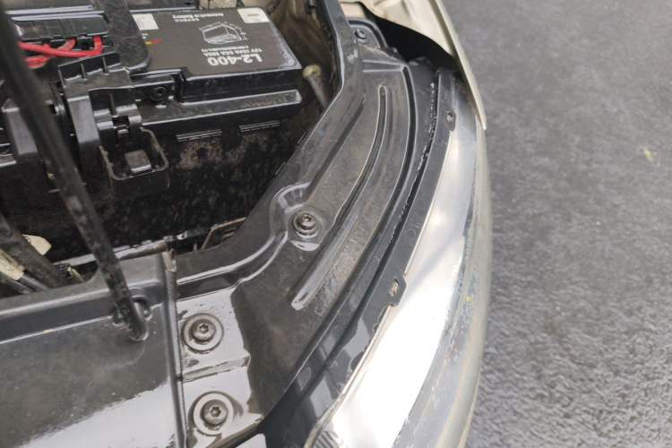 Used Skoda Rapid 2013 1.6L Manual Smart Selection Model Engine Bay Left