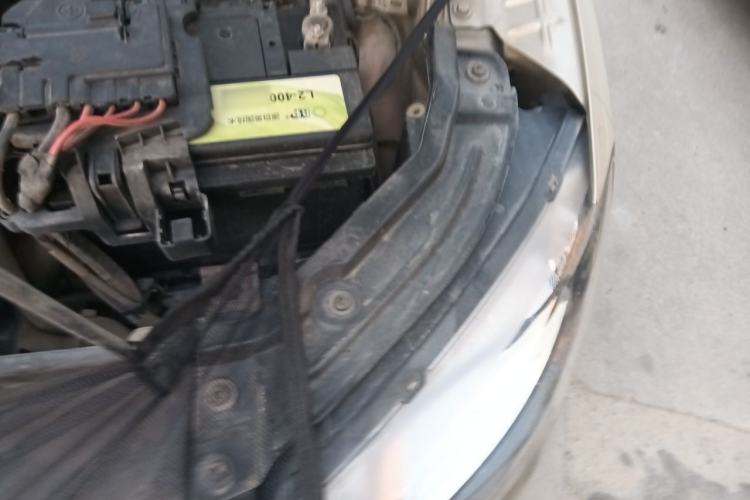 Used Skoda Rapid 2013 1.4L Manual Smart Selection Trim Engine Bay Left