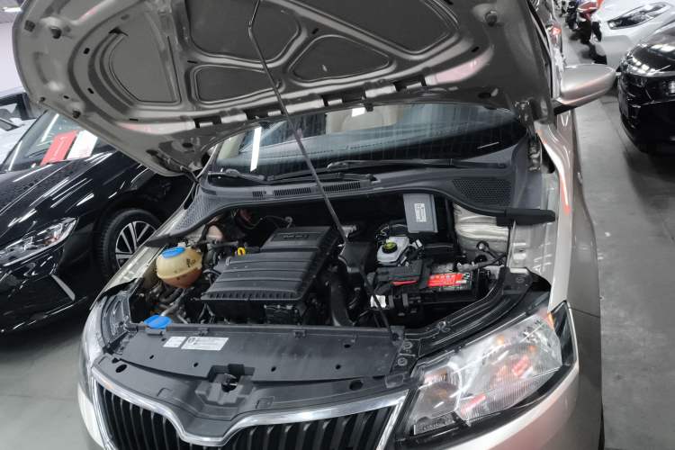 Used Skoda Rapid 2013 1.6L Automatic Smart Selection Model Engine Bay