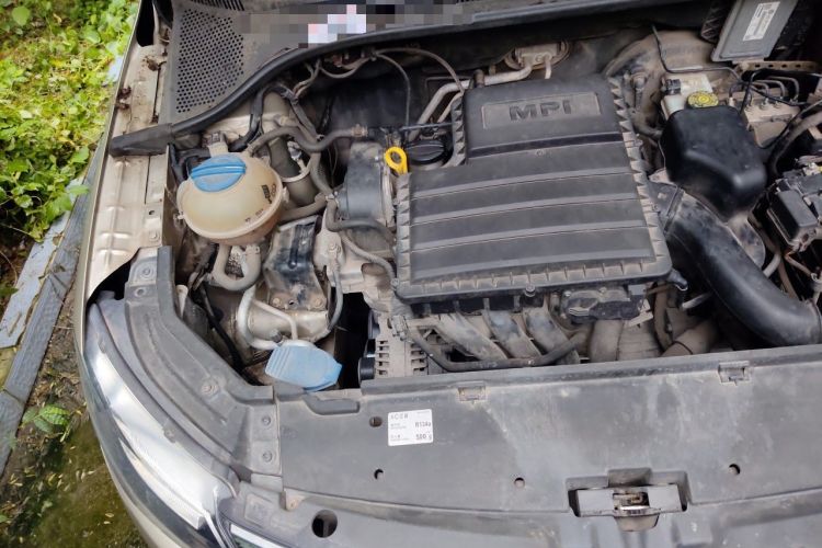 Used Skoda Rapid 2013 1.6L Automatic Smart Selection Model Engine Bay Right