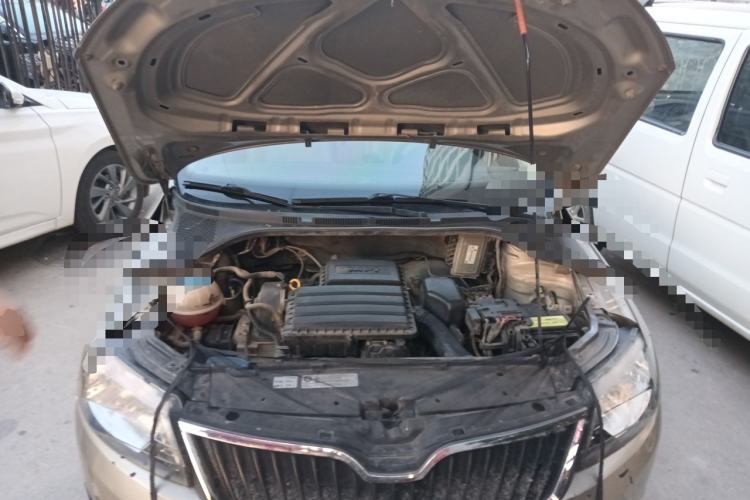 Used Skoda Rapid 2013 1.4L Manual Smart Selection Trim Engine Bay