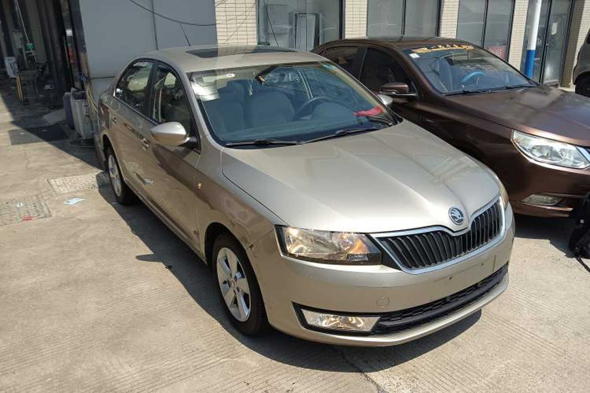 Used Skoda Rapid 2013 1.6L Manual Smart Selection Model Exterior 2