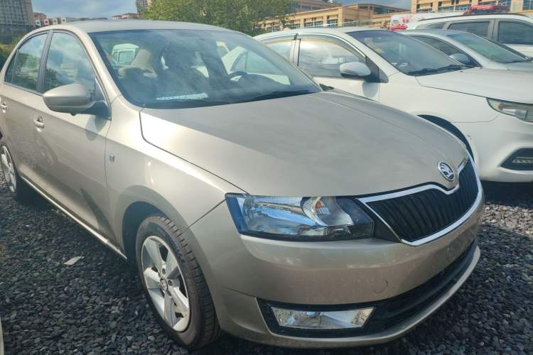 Used Skoda Rapid 2013 1.6L Manual Smart Selection Model Exterior 2