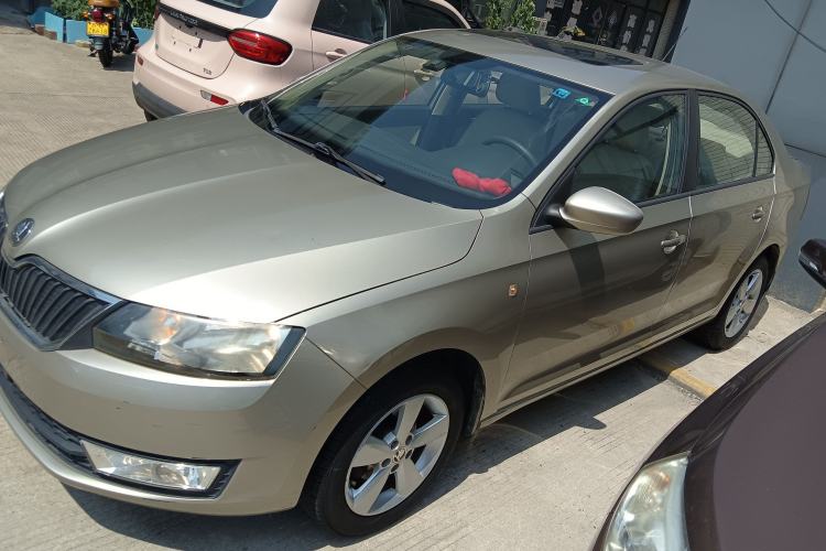 Used Skoda Rapid 2013 1.6L Manual Smart Selection Model Exterior 3