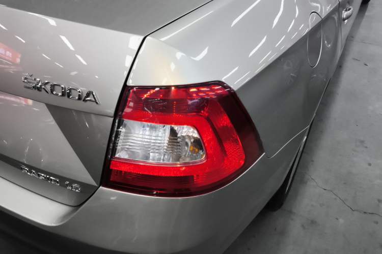 Used Skoda Rapid 2013 1.6L Automatic Smart Selection Model Exterior 3
