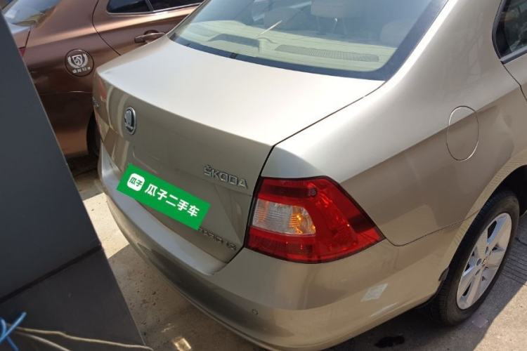Used Skoda Rapid 2013 1.6L Manual Smart Selection Model Exterior 4