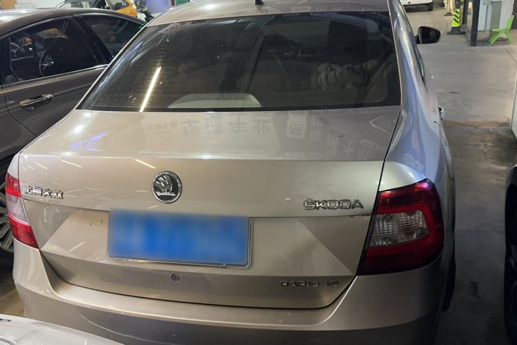 Used Skoda Rapid 2013 1.6L Manual Preferred Version Exterior 4