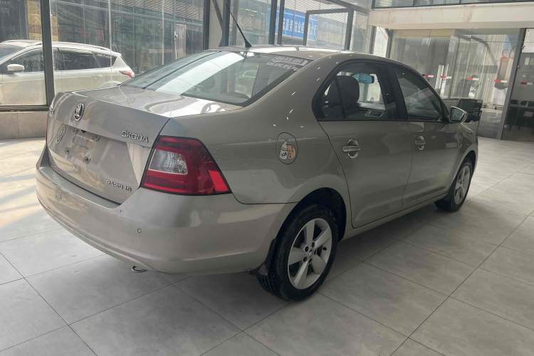 Used Skoda Rapid 2013 1.6L Manual Smart Selection Model Exterior 5