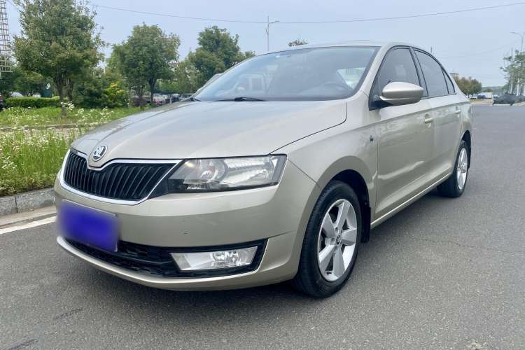 Used Skoda Rapid 2013 1.6L Automatic Smart Selection Model Exterior 5