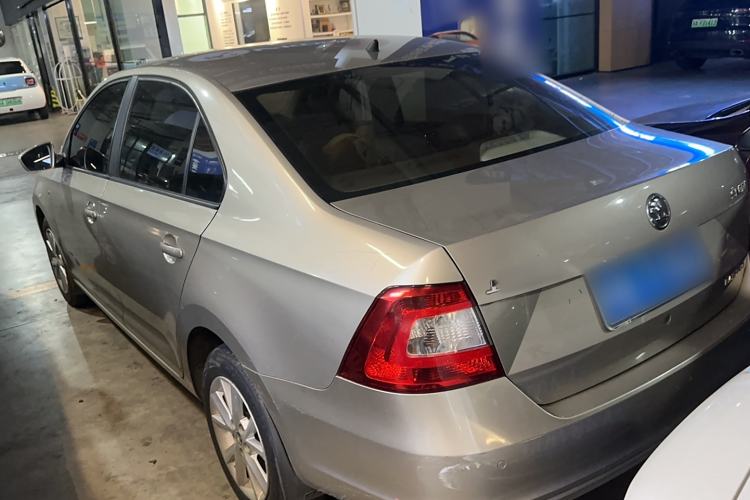 Used Skoda Rapid 2013 1.6L Manual Preferred Version Exterior 5