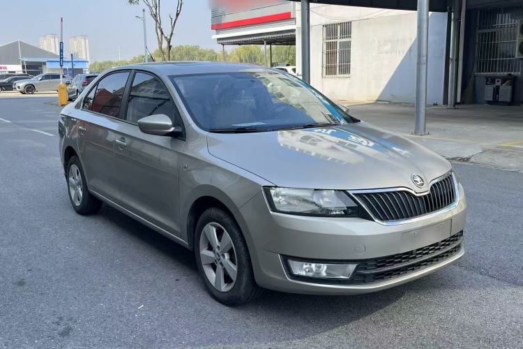 Used Skoda Rapid 2013 1.6L Automatic Smart Selection Model Exterior 6