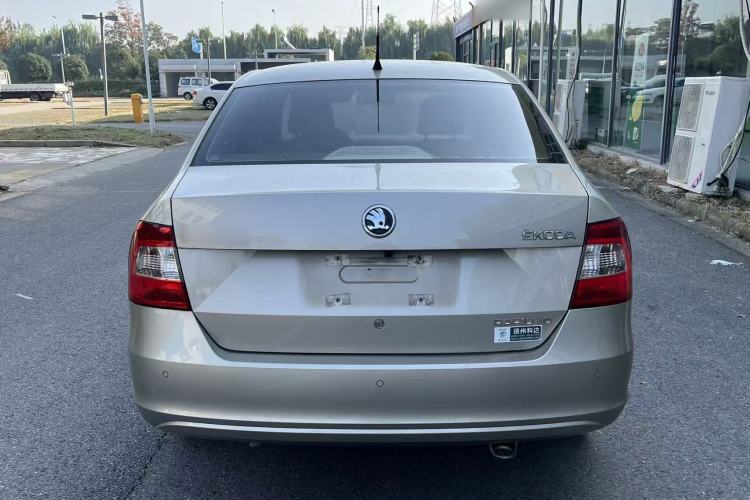 Used Skoda Rapid 2013 1.6L Automatic Smart Selection Model Exterior 8