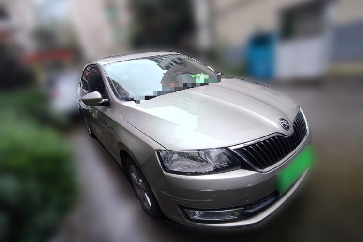 Used Skoda Rapid 2013 1.6L Automatic Smart Selection Model Front Right 45 Deg