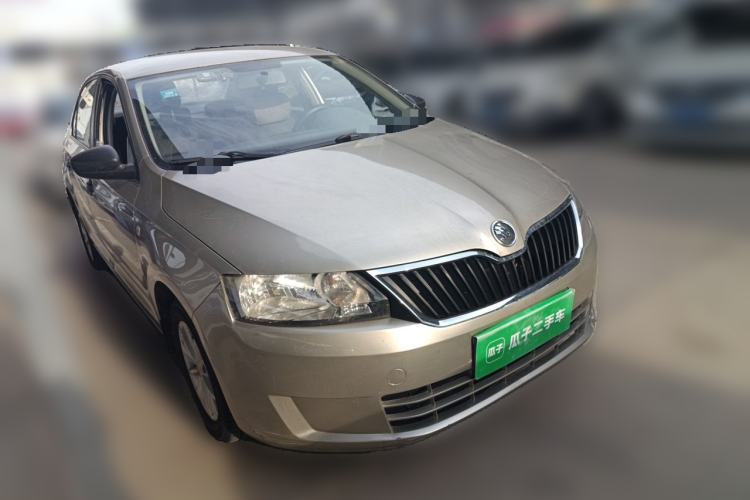 Used Skoda Rapid 2013 1.6L Manual Enjoyment Model Front Right 45 Deg