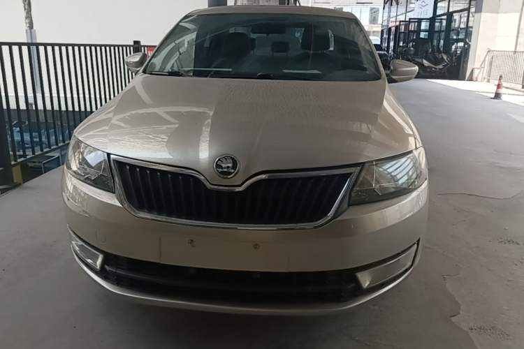 Used Skoda Rapid 2013 1.6L Automatic Smart Selection Model Front