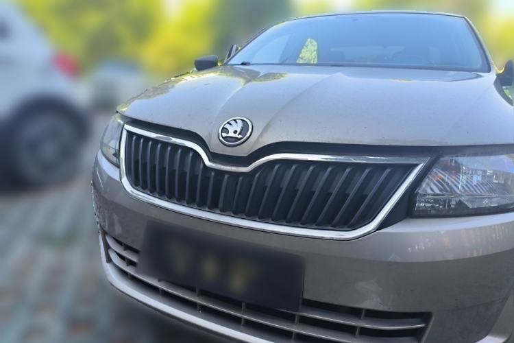 Used Skoda Rapid 2013 1.6L Manual Enjoyment Model Front