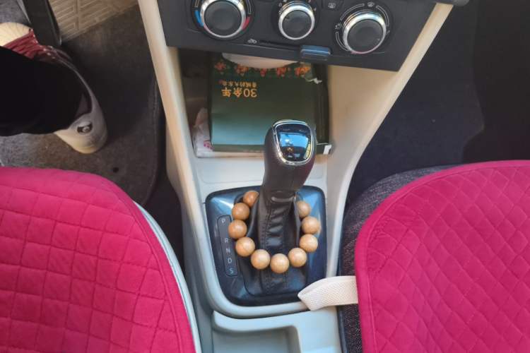 Used Skoda Rapid 2013 1.6L Automatic Smart Selection Model Gear Lever