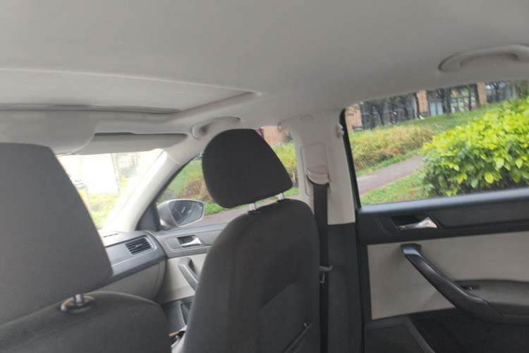 Used Skoda Rapid 2013 1.6L Manual Smart Selection Model Headliner