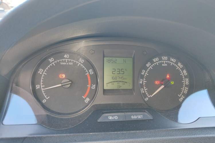 Used Skoda Rapid 2013 1.6L Automatic Smart Selection Model Instrument Cluster