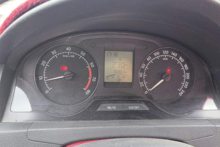Used Skoda Rapid 2013 1.6L Manual Smart Selection Model Instrument Cluster