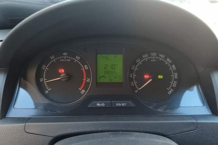 Used Skoda Rapid 2013 1.6L Automatic Smart Selection Model Instrument Cluster