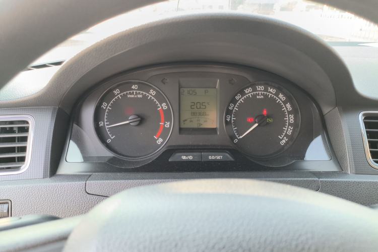 Used Skoda Rapid 2013 1.6L Automatic Smart Selection Model Instrument Cluster