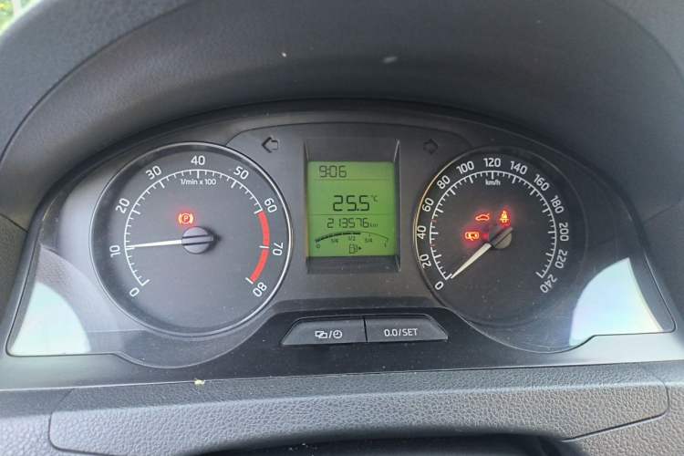 Used Skoda Rapid 2013 1.6L Manual Enjoyment Model Instrument Cluster