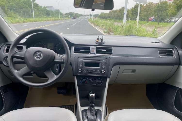 Used Skoda Rapid 2013 1.6L Automatic Smart Selection Model Interior 1