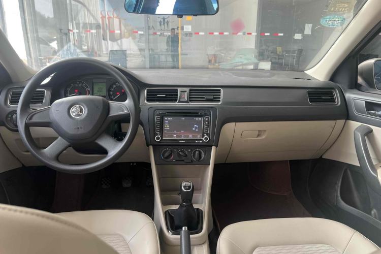 Used Skoda Rapid 2013 1.6L Manual Smart Selection Model Interior 2
