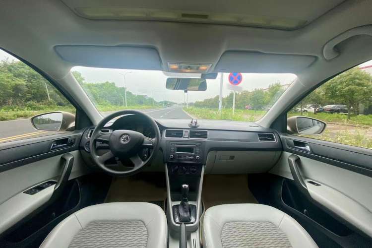 Used Skoda Rapid 2013 1.6L Automatic Smart Selection Model Interior 2