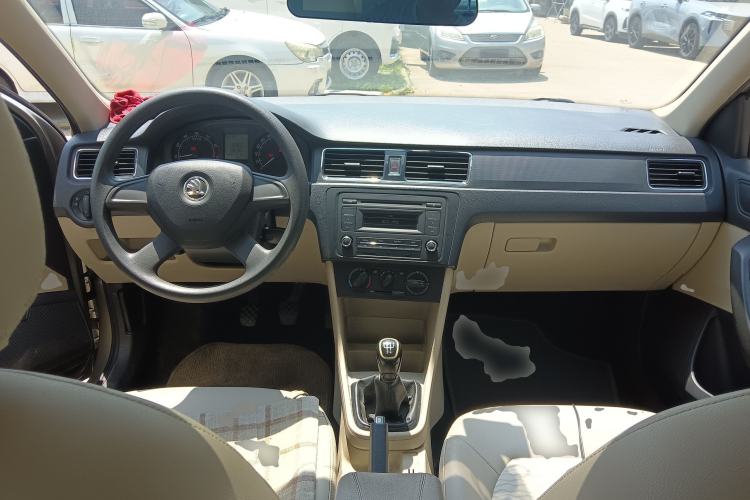 Used Skoda Rapid 2013 1.6L Manual Smart Selection Model Interior 2