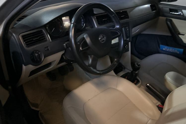 Used Skoda Rapid 2013 1.6L Manual Preferred Version Interior 2