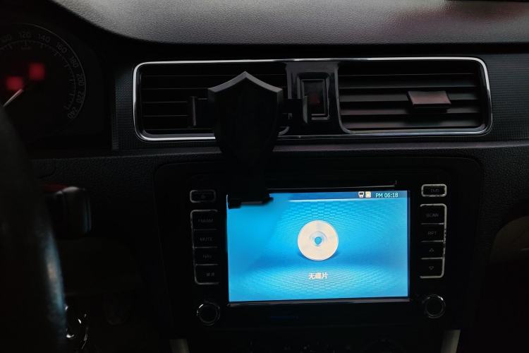 Used Skoda Rapid 2013 1.6L Manual Smart Selection Model Interior 2