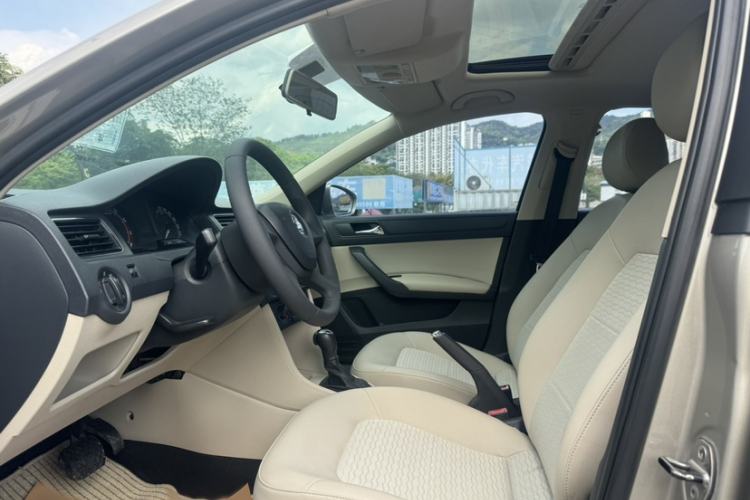 Used Skoda Rapid 2013 1.6L Automatic Smart Selection Model Interior 2