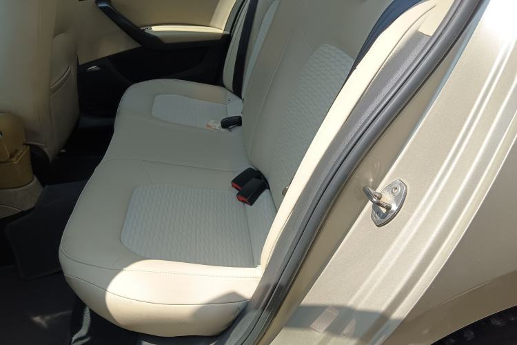 Used Skoda Rapid 2013 1.6L Manual Smart Selection Model Interior 4