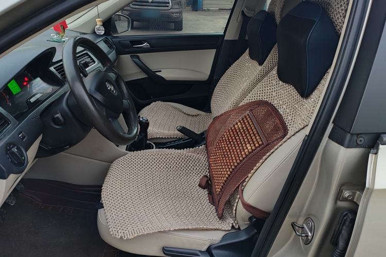 Used Skoda Rapid 2013 1.6L Manual Smart Selection Model Interior 4