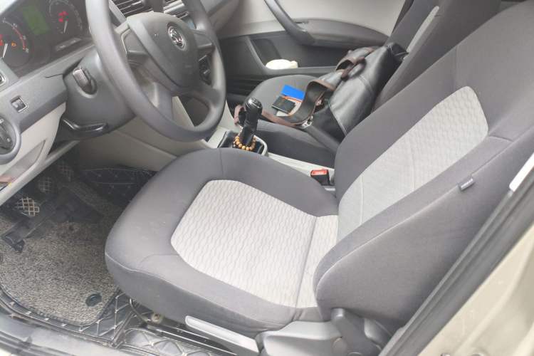 Used Skoda Rapid 2013 1.6L Manual Smart Selection Model Left Front Seat