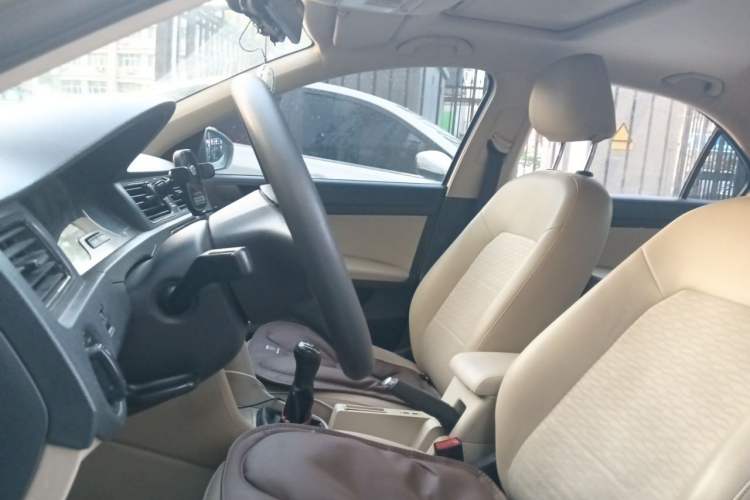 Used Skoda Rapid 2013 1.4L Manual Smart Selection Trim Left Front Seat