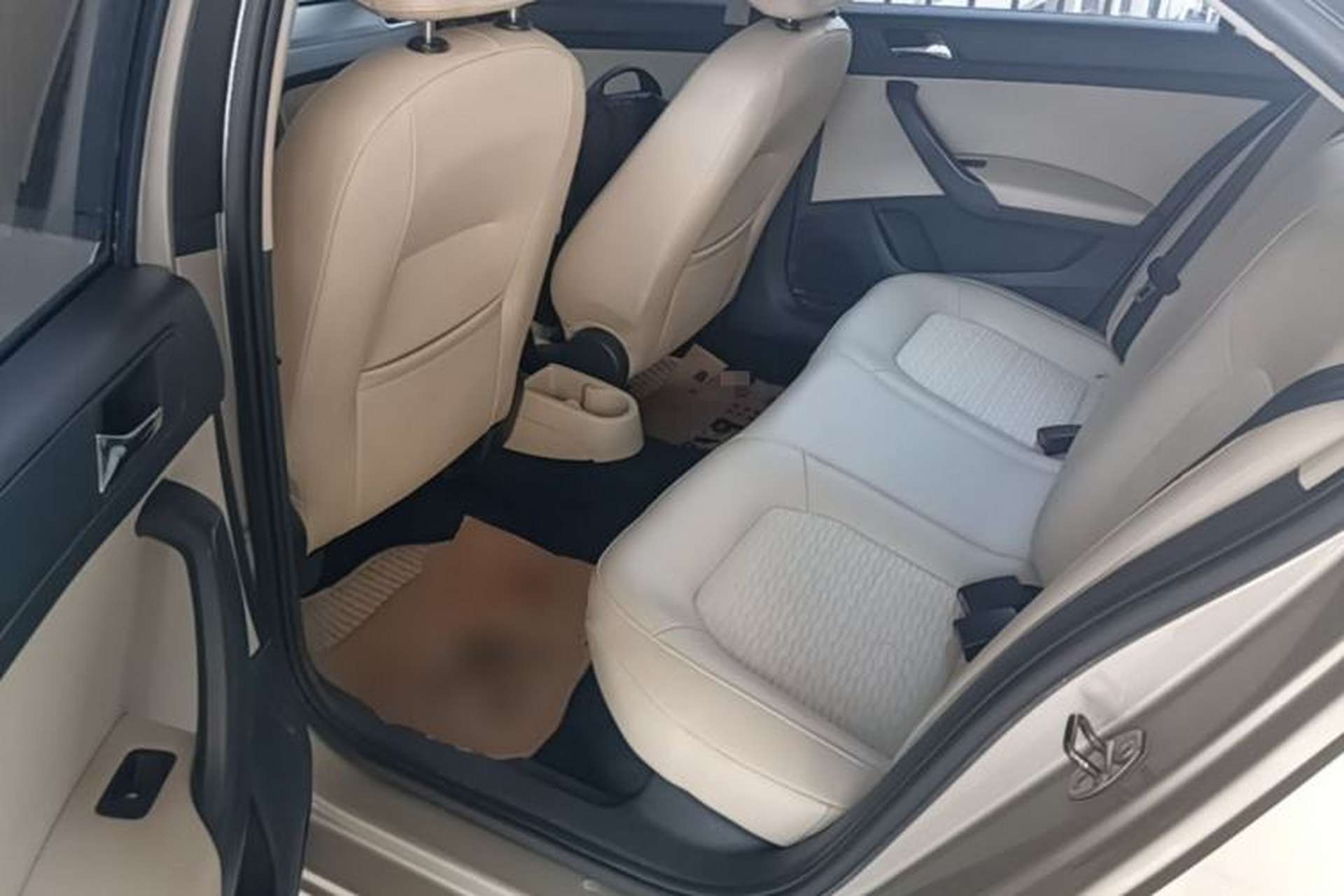 Used Skoda Rapid 2013 1.6L Automatic Smart Selection Model Left Rear Seat
