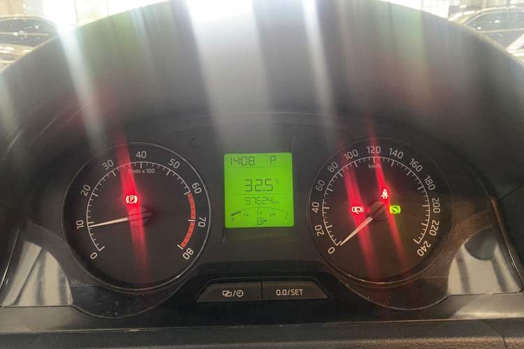Used Skoda Rapid 2013 1.6L Automatic Smart Selection Model Odometer Close Up