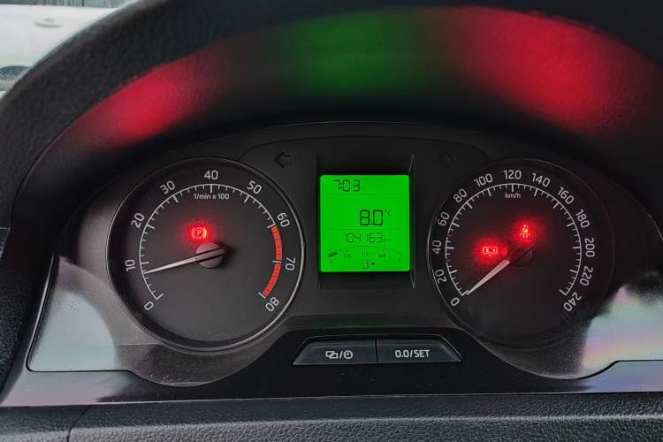 Used Skoda Rapid 2013 1.6L Manual Smart Selection Model Odometer Close Up