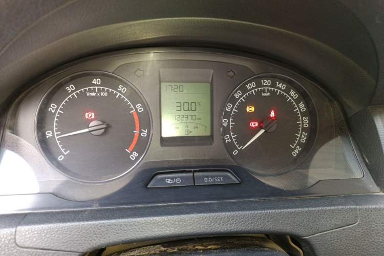 Used Skoda Rapid 2013 1.6L Manual Enjoyment Model Odometer Close Up