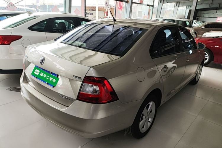 Used Skoda Rapid 2013 1.6L Automatic Smart Selection Model Rear Right 45 Deg