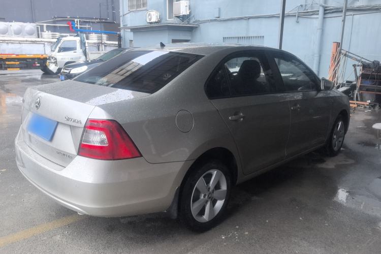 Used Skoda Rapid 2013 1.6L Automatic Smart Selection Model Rear Right 45 Deg