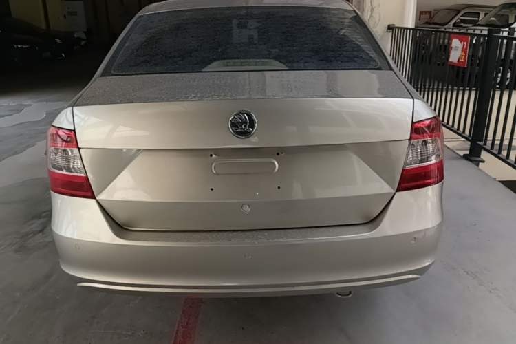 Used Skoda Rapid 2013 1.6L Automatic Smart Selection Model Rear