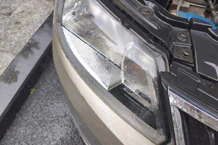 Used Skoda Rapid 2013 1.6L Manual Smart Selection Model Right Front Headlight
