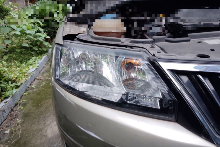 Used Skoda Rapid 2013 1.6L Automatic Smart Selection Model Right Front Headlight
